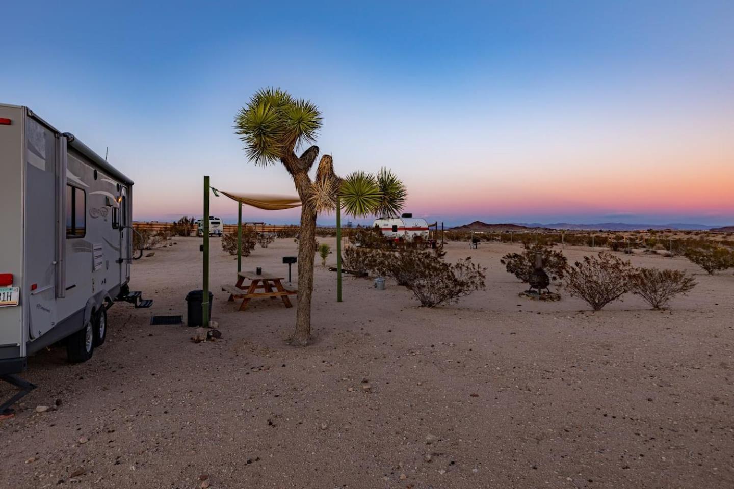 Jt Village Campground - Casa Pequena ジョシュア・ツリー エクステリア 写真